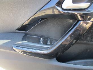 Peugeot 208 1.6 e HDI Blue Lease picture 24