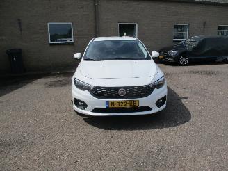 Fiat Tipo Stationwagon 1.4 Street picture 2