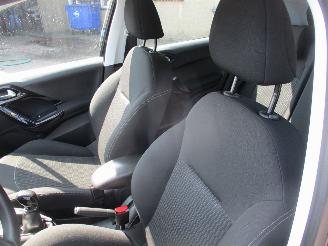 Peugeot 208 1.2 PureT BlueLion NAP REST BPM 400 EURO !!!! picture 24