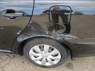 Toyota Avensis 1.6 VVTi Terra Wagon picture 10