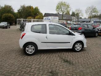 Renault Twingo 1.2-16V Authentique NAP picture 8