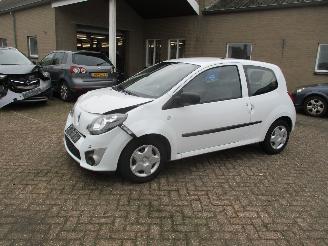 Renault Twingo 1.2-16V Authentique NAP picture 3