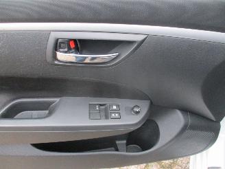 Suzuki Swift 1.2 Base X-ite picture 18