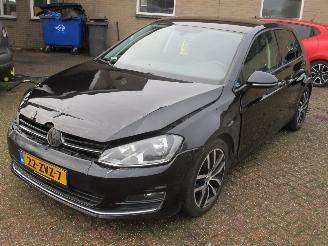 Volkswagen Golf 1.2 TSI HighLine Aut NAP picture 3
