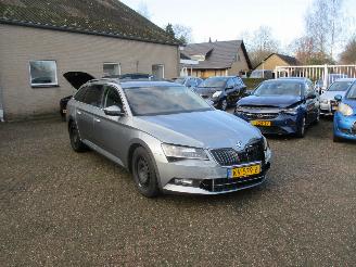 Vaurioauto  passenger cars Skoda Superb Combi 1.6 TDI Ambition Bns 2016/12