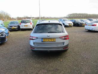 Skoda Superb Combi 1.6 TDI Ambition Bns picture 6