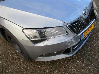 Skoda Superb Combi 1.6 TDI Ambition Bns picture 9