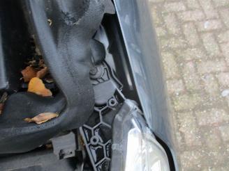 Peugeot 208 1.2 VTi Envy 5drs picture 15