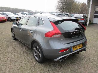 Volvo V-40 2.0 D4 R-Design Business picture 5