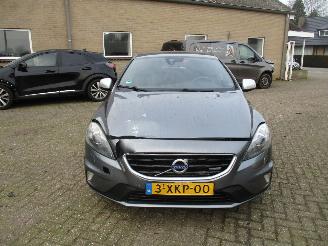 Volvo V-40 2.0 D4 R-Design Business picture 2