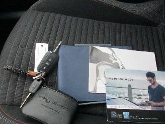 Peugeot 208 1.2 PureTech Allure picture 30