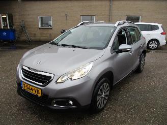 Peugeot 2008 1.2 PT BL Executive picture 3