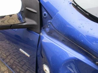 Peugeot 108 1.0 E -VTI BLUE L. EX picture 11