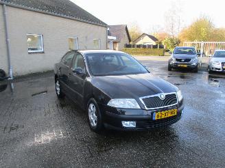 uszkodzony samochody osobowe Skoda Octavia 1.6 FSI Elegance 2007/9