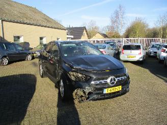 Vaurioauto  passenger cars Mercedes GLA 250 4M AMG Line REST BPM €3000,-!!! 2022/6