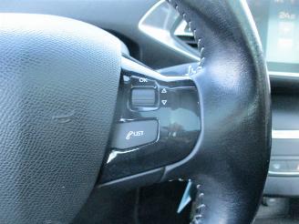 Peugeot 308 1.6 BlueHDi BL. Pre. REST BPM € 300,-!!! picture 27
