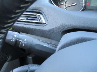 Peugeot 308 1.6 BlueHDi BL. Pre. REST BPM € 300,-!!! picture 29