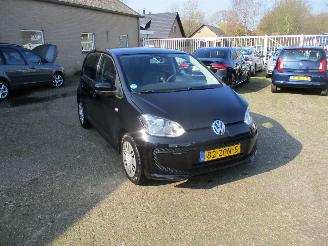 krockskadad bil auto Volkswagen Up! 1.0 move up! BlueM. 2013/1
