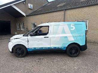 Ford Transit E-Transit Courier Trend 44 kWh picture 4
