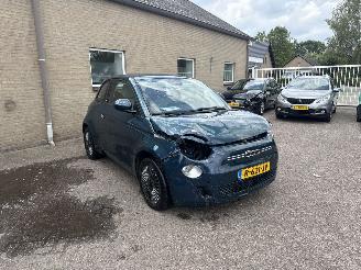 Auto incidentate Fiat 500E RED 42 kWh 2022/6