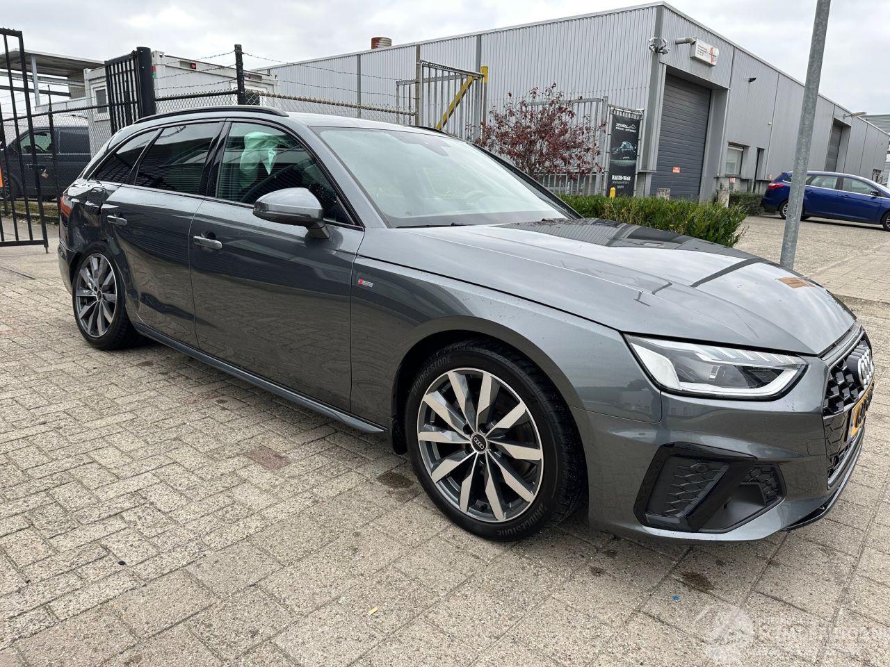 Audi A4 Avant 35 TFSI S edition Competition