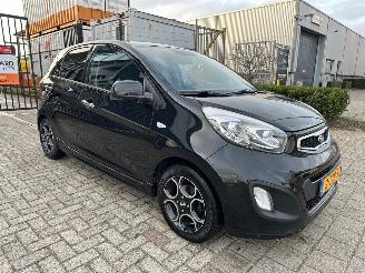 Schadeauto Kia Picanto 1.0 CVVT World Cup Ed. 2014/7