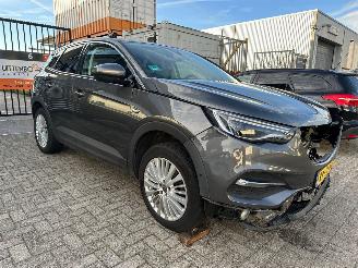 Damaged car Opel Grandland 1.2 Turbo Innovation Automaat 2018/1