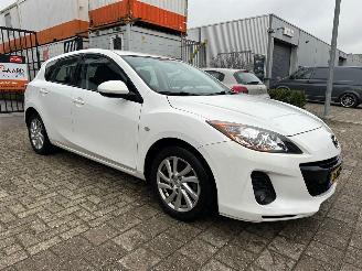 Damaged car Mazda 3 1.6 Business 2013/6