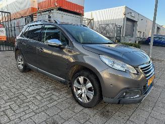 skadebil auto Peugeot 2008 1.2 VTi Allure Pack Premium Plus 2014/2