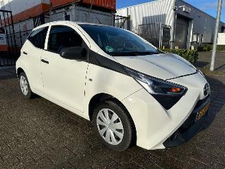 Voiture accidenté Toyota Aygo 1.0 VVT-i x-fun 2021/3
