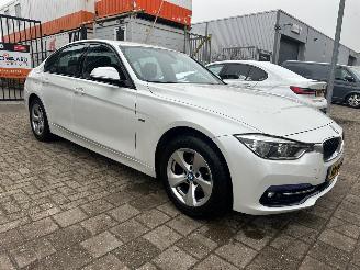 Schadeauto BMW 3-serie 320i Aut Corporate Lease Executive 2018/2