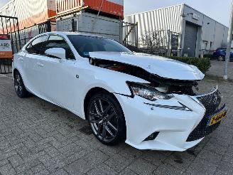 krockskadad bil auto Lexus IS 300h F Sport Edition 2014/9