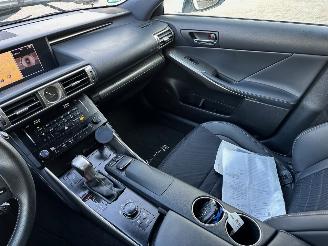 Lexus IS 300h F Sport Edition picture 14