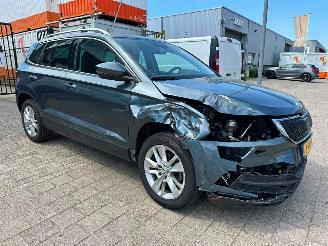 Vaurioauto  passenger cars Skoda Karoq 1.5 TSI ACT Business Edition 2020/7