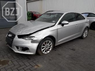Vrakbiler auto Audi A3 A3 (8V1/8VK), Hatchback 3-drs, 2012 / 2020 1.6 TDI 16V 2013/9