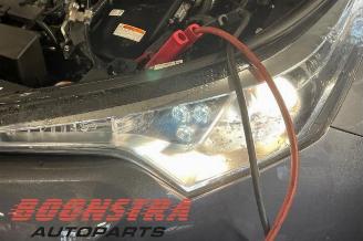 Toyota C-HR C-HR (X1,X5), SUV, 2016 1.8 16V Hybrid picture 15