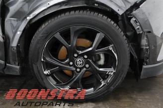 Toyota C-HR C-HR (X1,X5), SUV, 2016 1.8 16V Hybrid picture 11