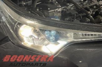 Toyota C-HR C-HR (X1,X5), SUV, 2016 1.8 16V Hybrid picture 14