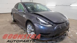 Vrakbiler auto Tesla Model 3 Model 3, Sedan, 2017 Long Range AWD 75 kWh 2019/5