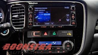 Mitsubishi Outlander Outlander (GF/GG), SUV, 2012 / 2022 2.0 16V PHEV 4x4 picture 12