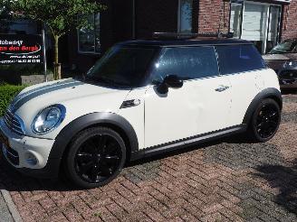 uszkodzony samochody osobowe Mini Mini 1.6 Cooper 10 Years II 2011/9