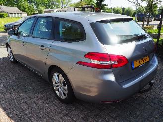 Peugeot 308 1.2 e-THP Active picture 6