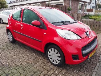 Peugeot 107 1.0-12V XS picture 3