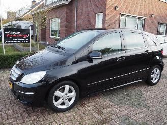 damaged passenger cars Mercedes B-klasse 170 Business Class Automaat 2009/4