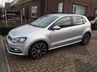 damaged passenger cars Volkswagen Polo 1.4TDI Connected Serie Motorschaden 2016/7