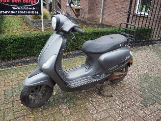 krockskadad bil bromfiets GTS  E-Bravo 20AH 2021/3