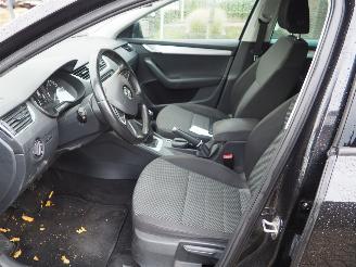 Skoda Octavia 1.6TDI GreenLine BusinessLine picture 21