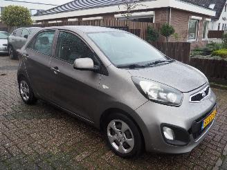 Kia Picanto 1.0 CVVT ISG Comfort pack picture 3