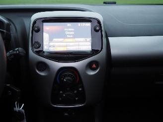 Peugeot 108 1.0 E-VTi Active Top! picture 15