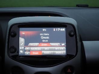 Peugeot 108 1.0 E-VTi Active Top! picture 16